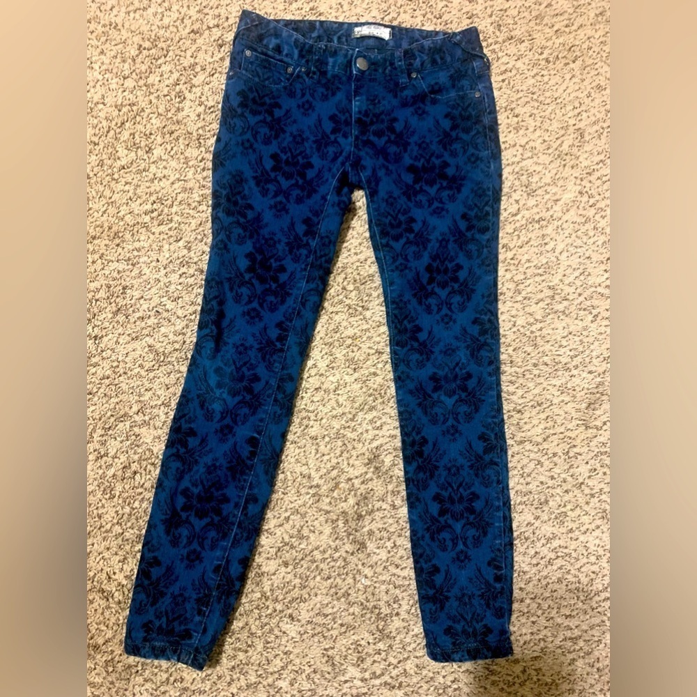 FREE PEOPLE Skinny Jeans W 25 Textured Velvet Print Blue Black Boho
